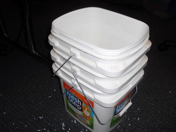 Wormbin containers5.JPG